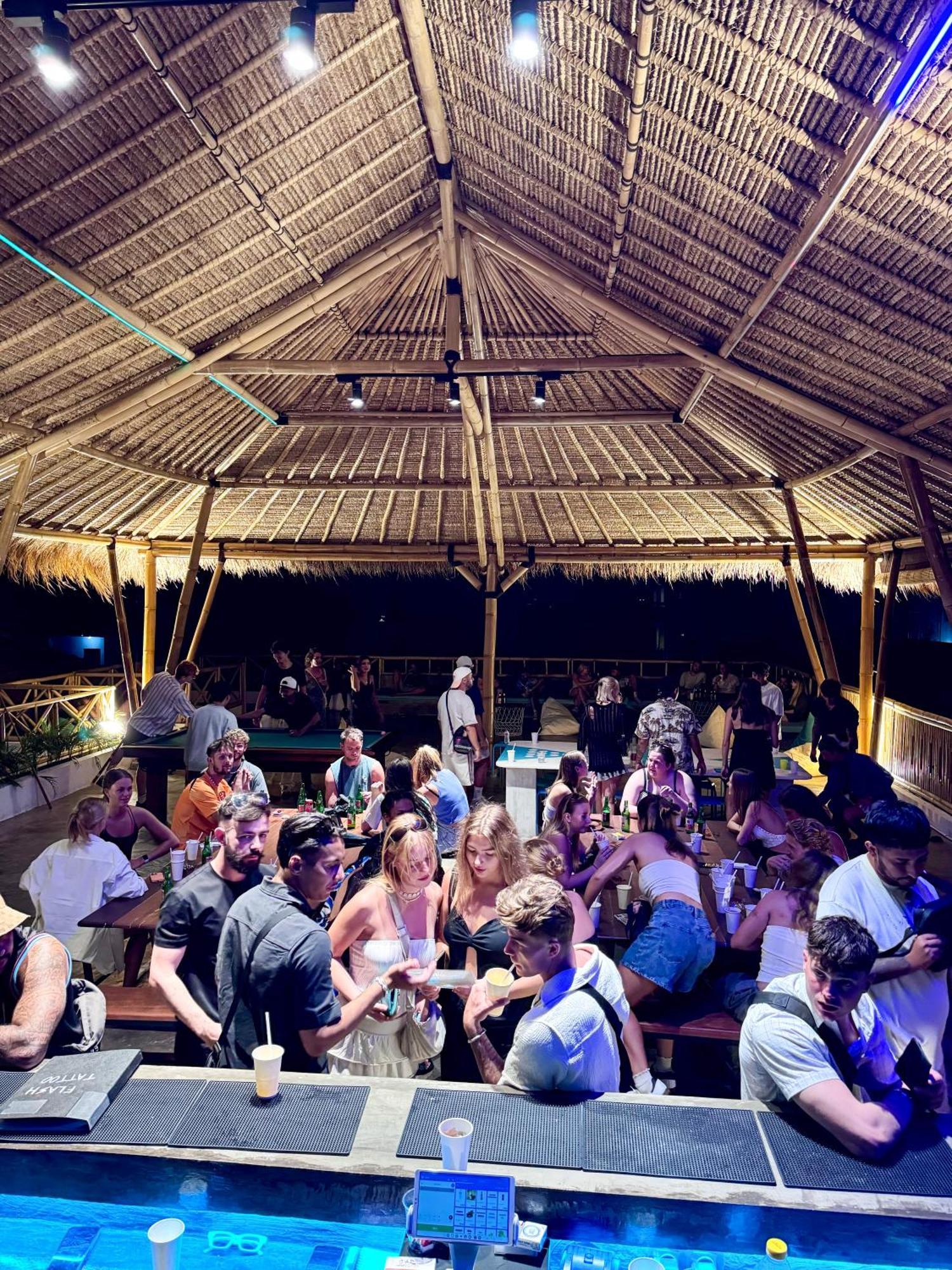 Canggu Central Hostel Exterior photo