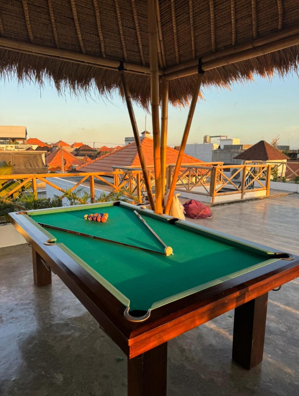 Canggu Central Hostel Exterior photo